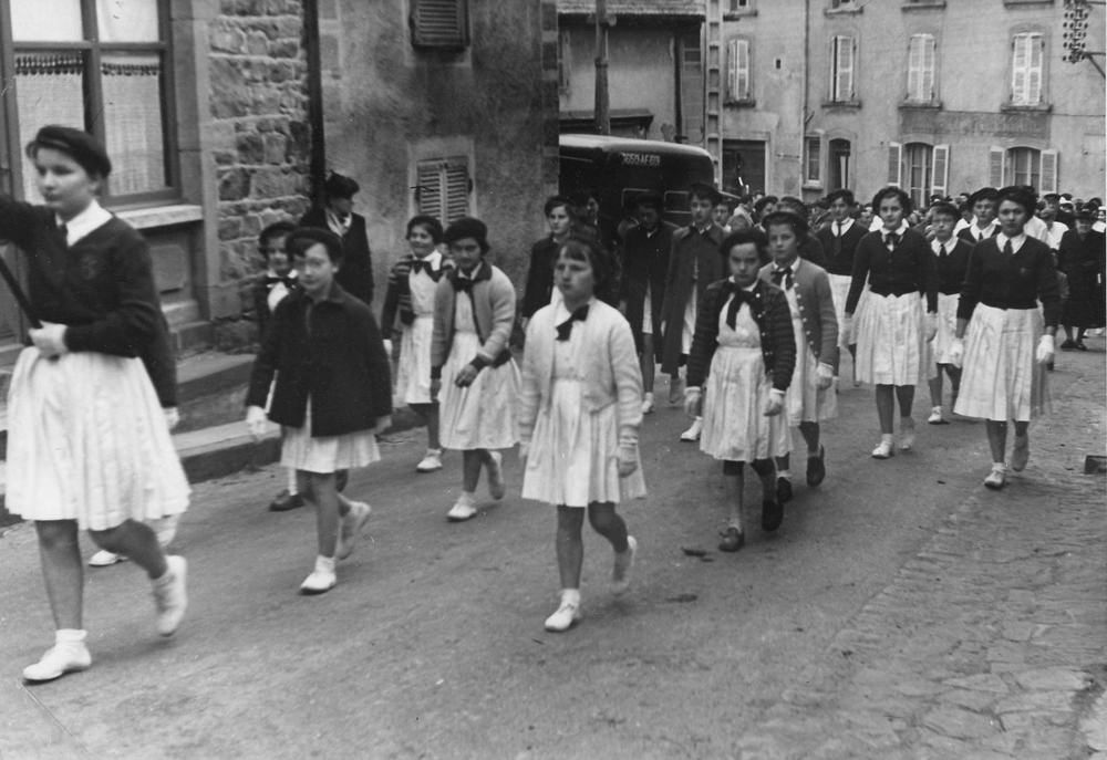 1955 Parade 2 source MC.JPG