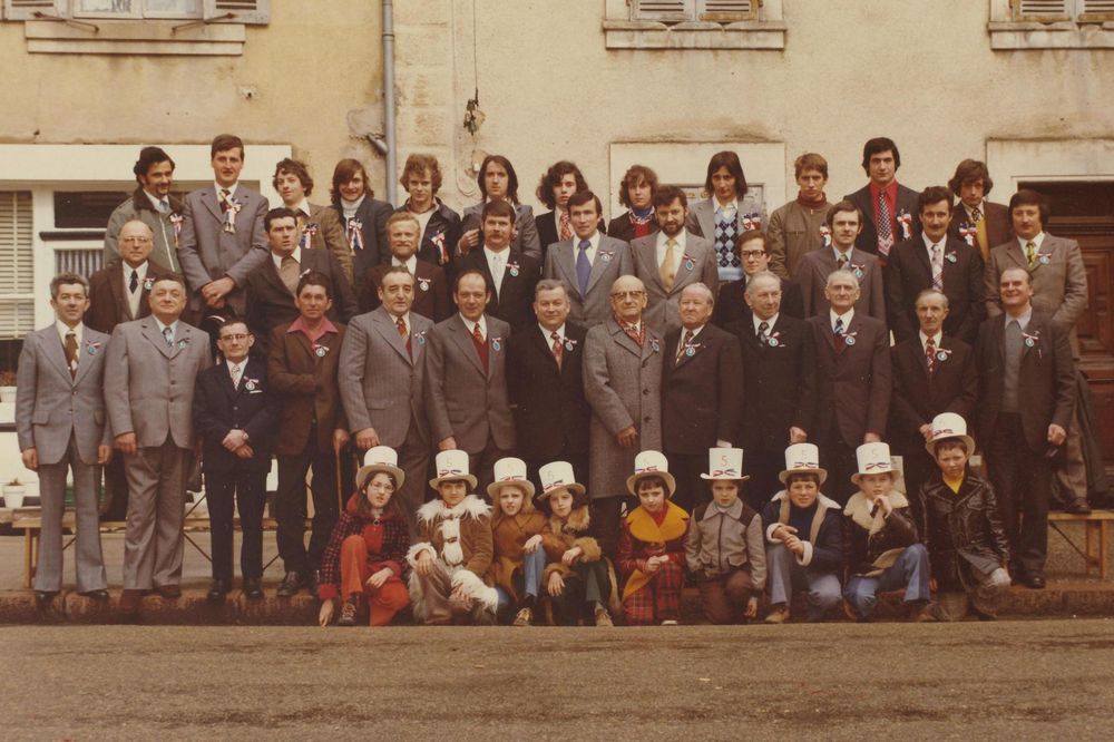 1975 Groupe source MC.JPG