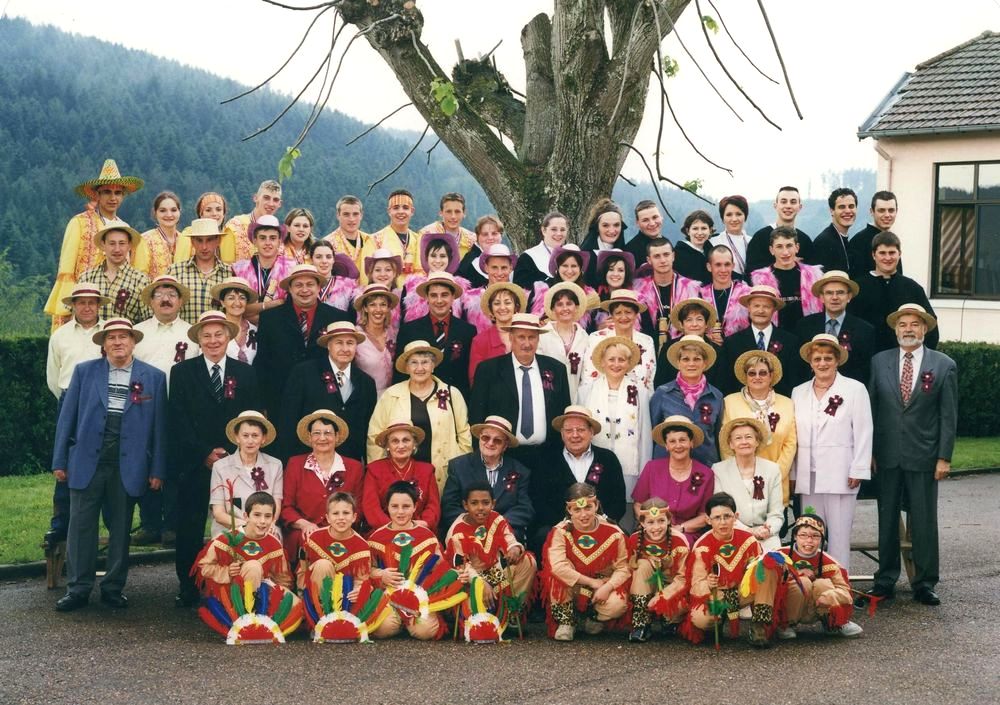 2005 60 ans Groupe source MC.JPG